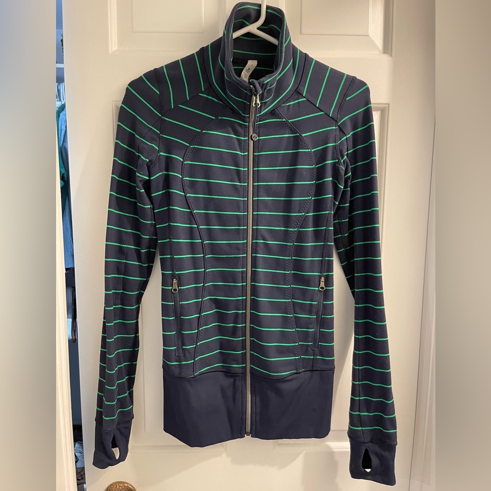 Lululemon Size 2 zip up activewear jacket. Navy with green stripe.
